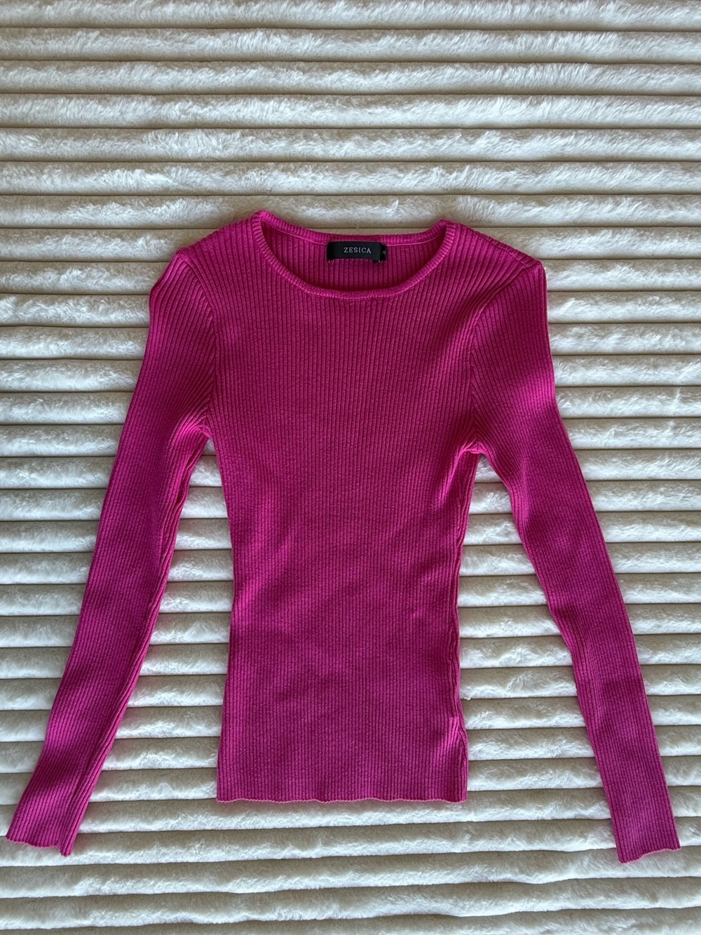 Zesica Slim Ribbed Long-Sleeve Top in Bright Pink